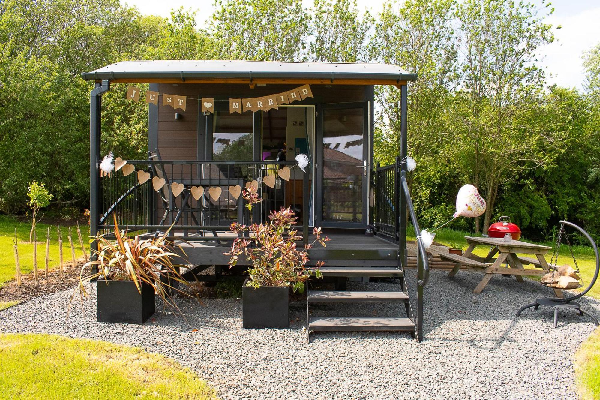 Peppercorn Pod At Beck House Glamping Hotel Salmonby Exterior foto